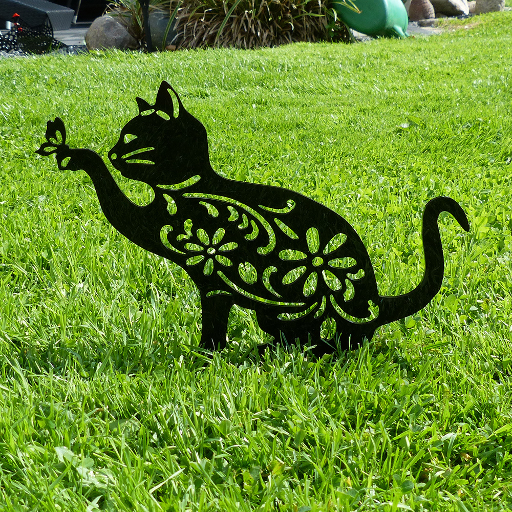 Kat og sommerfugl