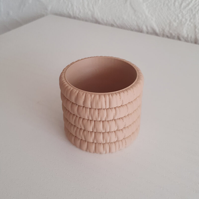 3D print: 'Oppustet' potte skjuler - latte brun - lille