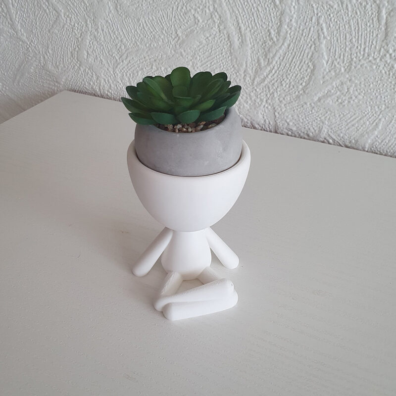 3D print: Robert dyrker yoga - stor - inkl. kunstig plante