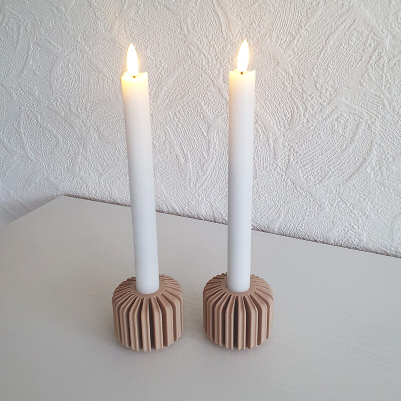 3D print: 2 stk lamel lysestager - Latte brun