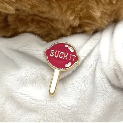 Pins og brocher: Suck it - Billede 3