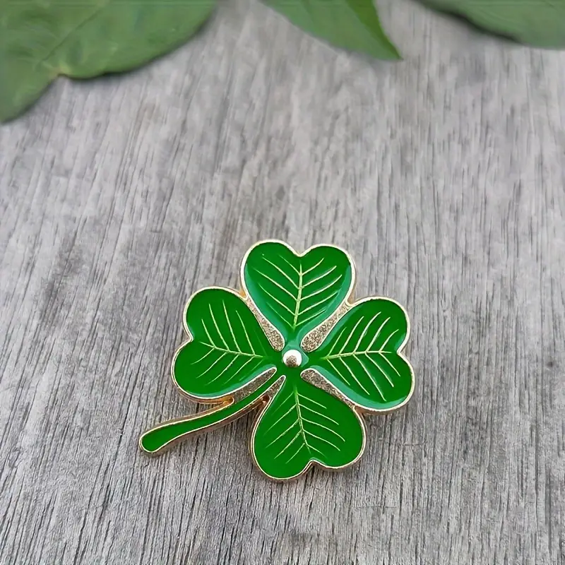 Pins og brocher: Firkløver