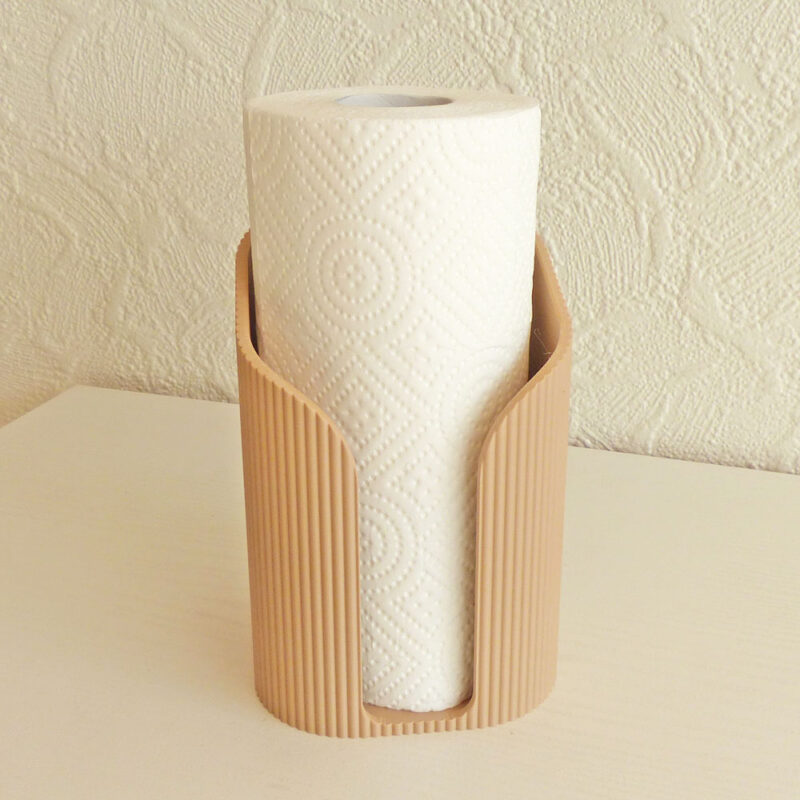 Køkkenrulleholder i minimalistisk stil - latte brun