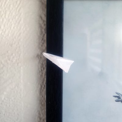 Alternative view of Destructive Frame Arts: "Papirsflyveren"