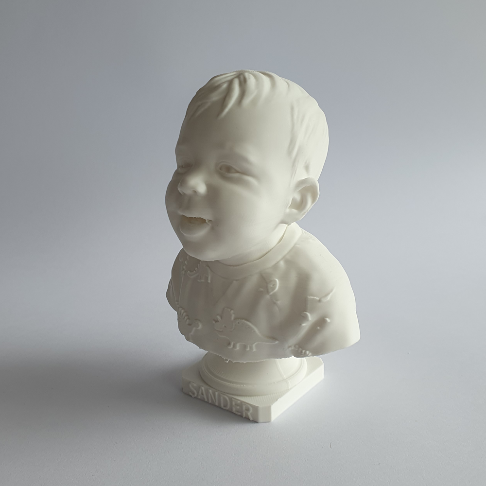 Foto til 3D printet figur - Menneskelig figur på buste og navn - Billede 5
