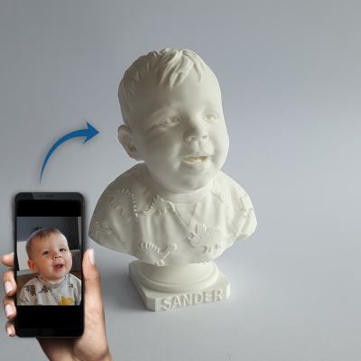Foto til 3D printet figur - Menneskelig figur på buste og navn